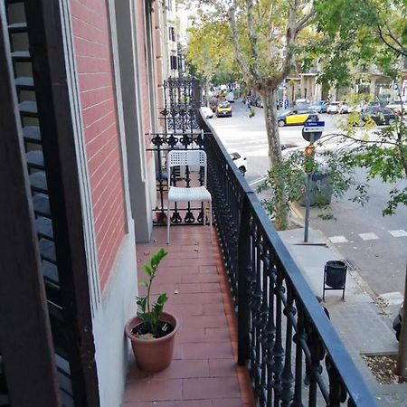 Piso Y Patio Apartment บาร์เซโลนา ภายนอก รูปภาพ