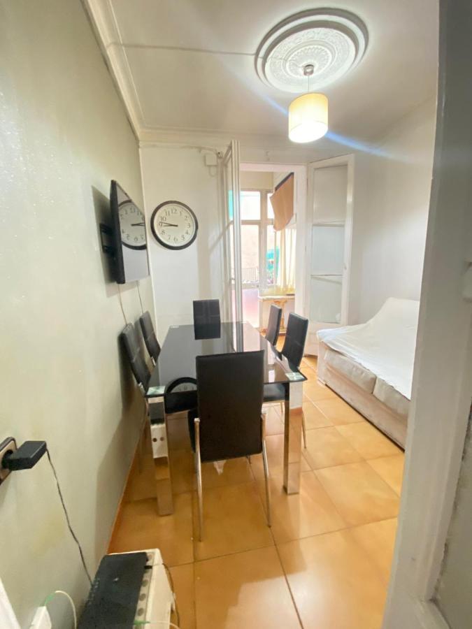 Piso Y Patio Apartment บาร์เซโลนา ภายนอก รูปภาพ